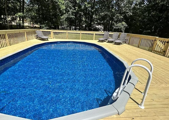 Amazing Home With Private Pool, Game Room & Fire Pit!