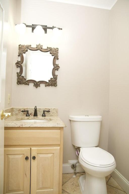 Amazing With Private Pool, Game & Fire Pit! * East Stroudsburg