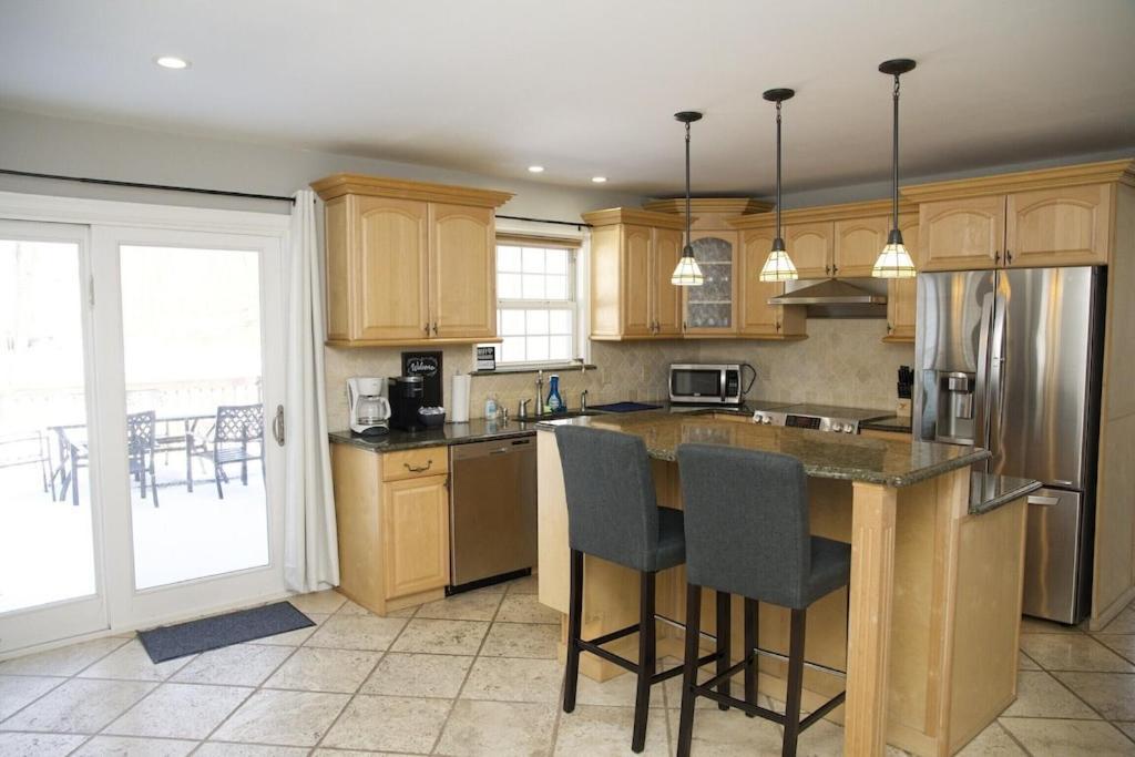 Amazing With Private Pool, Game & Fire Pit! *
